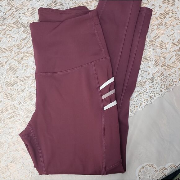 LegEnd Capri Leggings    - Picture 3 of 5